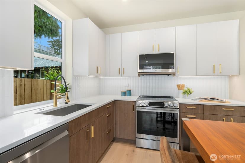 Property photo for 4413 50th Avenue SW, Seattle photo 11
