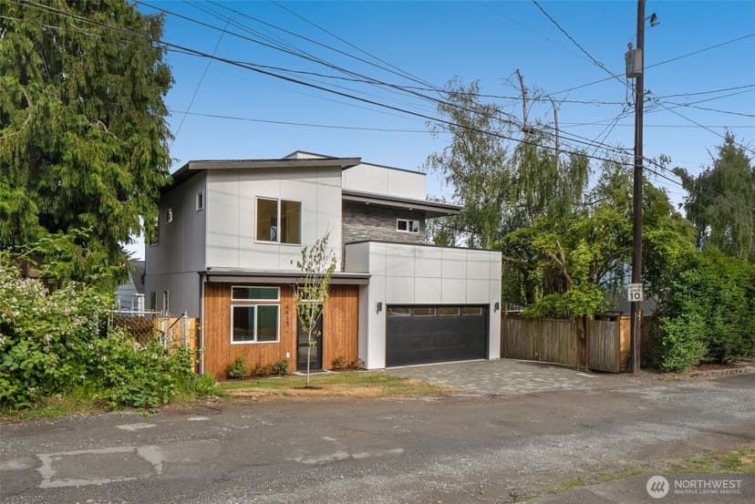 Property photo for 4413 50th Avenue SW, Seattle photo 2