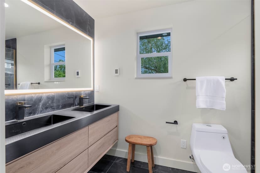 Property photo for 4413 50th Avenue SW, Seattle photo 20