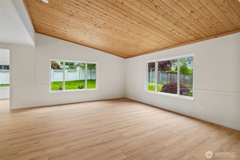 Property photo for 219 105th Avenue E, Edgewood photo 8