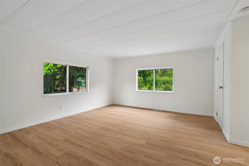 Property photo for 219 105th Avenue E, Edgewood photo 20