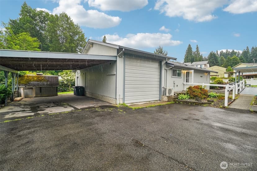 Property photo for 219 105th Avenue E, Edgewood photo 2