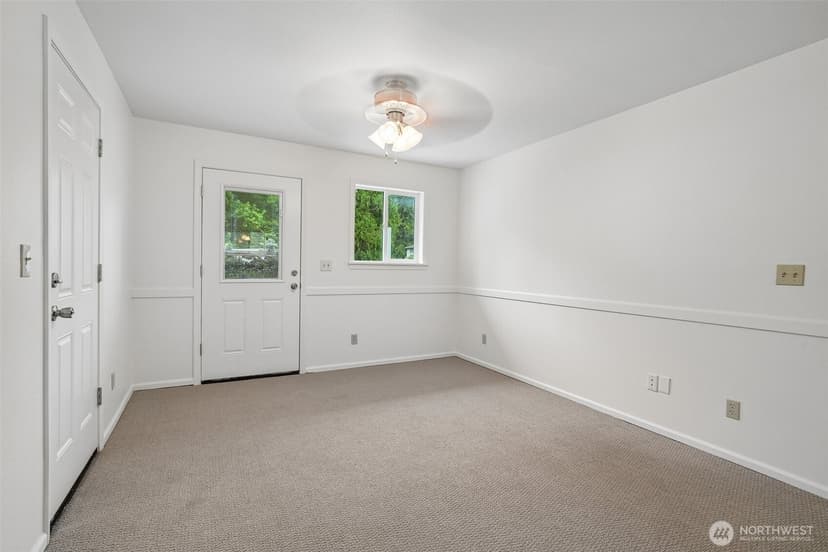 Property photo for 219 105th Avenue E, Edgewood photo 16