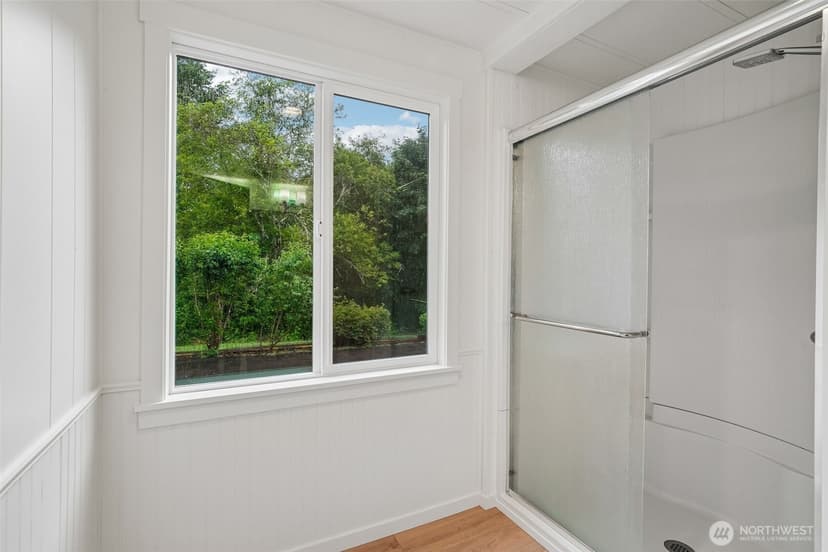 Property photo for 219 105th Avenue E, Edgewood photo 23