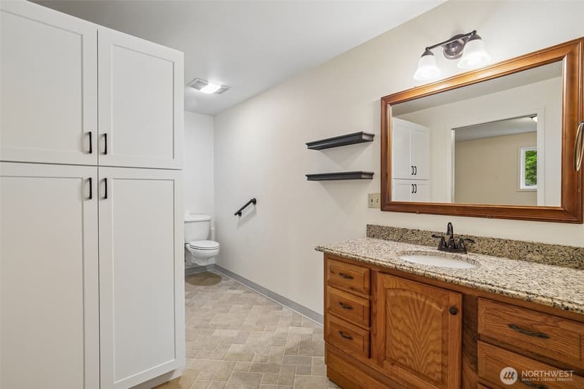 Property photo for 219 105th Avenue E, Edgewood photo 14