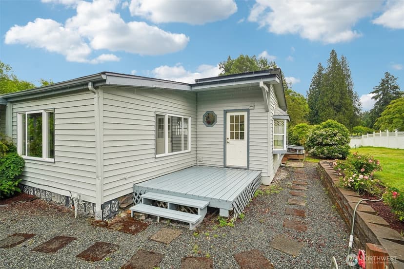 Property photo for 219 105th Avenue E, Edgewood photo 31