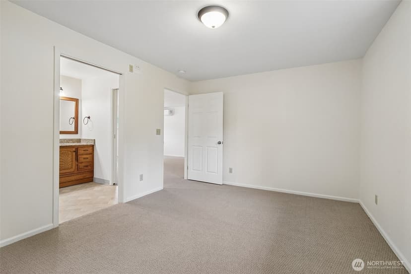 Property photo for 219 105th Avenue E, Edgewood photo 13