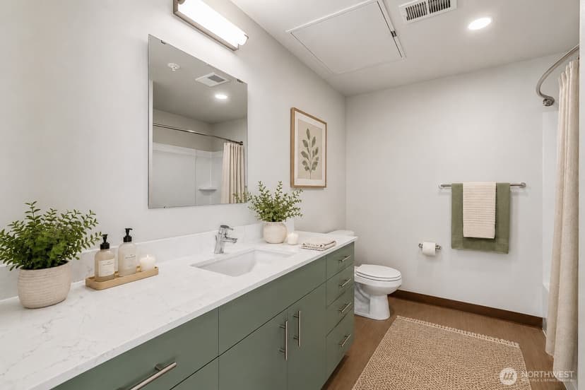 Property photo for 5819 Phinney Avenue N #501, Seattle photo 7