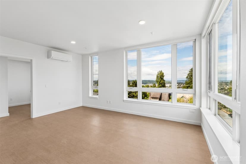 Property photo for 5819 Phinney Avenue N #501, Seattle photo 14