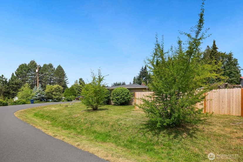 Property photo for 4231 188th Place SW, Lynnwood photo 23