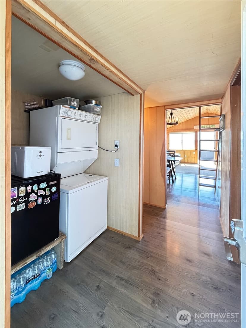 Property photo for 2 S Pilchuck Ave, Hat Island photo 21