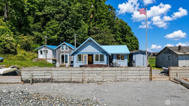 Property photo for 2 S Pilchuck Ave, Hat Island photo 3