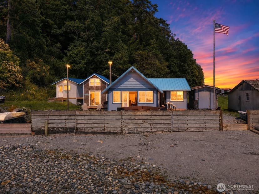 Property photo for 2 S Pilchuck Ave, Hat Island photo 2