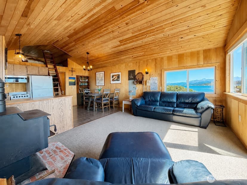Property photo for 2 S Pilchuck Ave, Hat Island photo 7