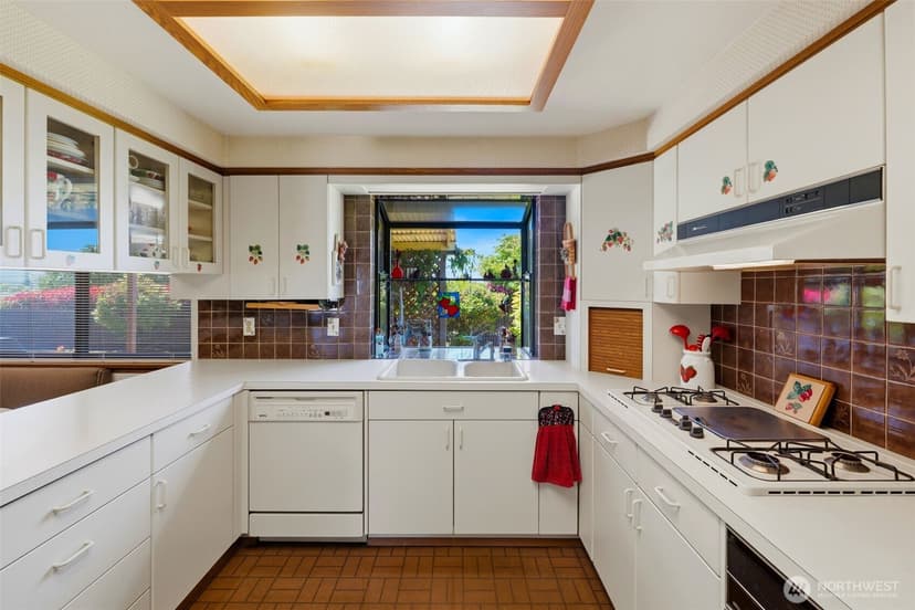 Property photo for 1874 Lenore Drive, Tacoma photo 8