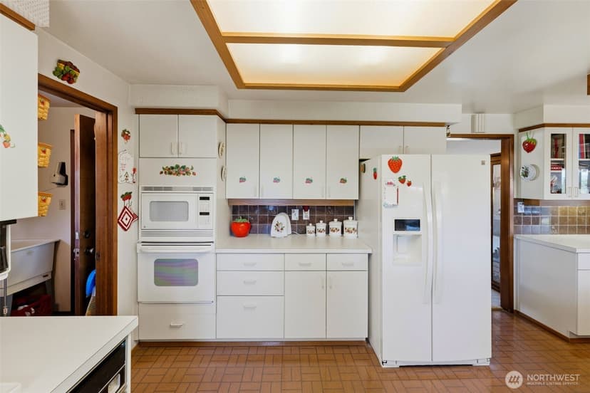 Property photo for 1874 Lenore Drive, Tacoma photo 9