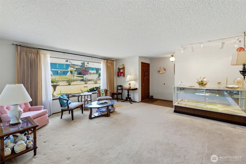 Property photo for 1874 Lenore Drive, Tacoma photo 4