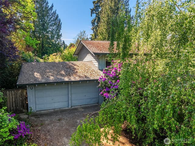 Property photo for 1011 143rd Avenue SE, Bellevue