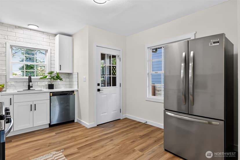 Property photo for 98 Hardie Avenue SW, Renton photo 11