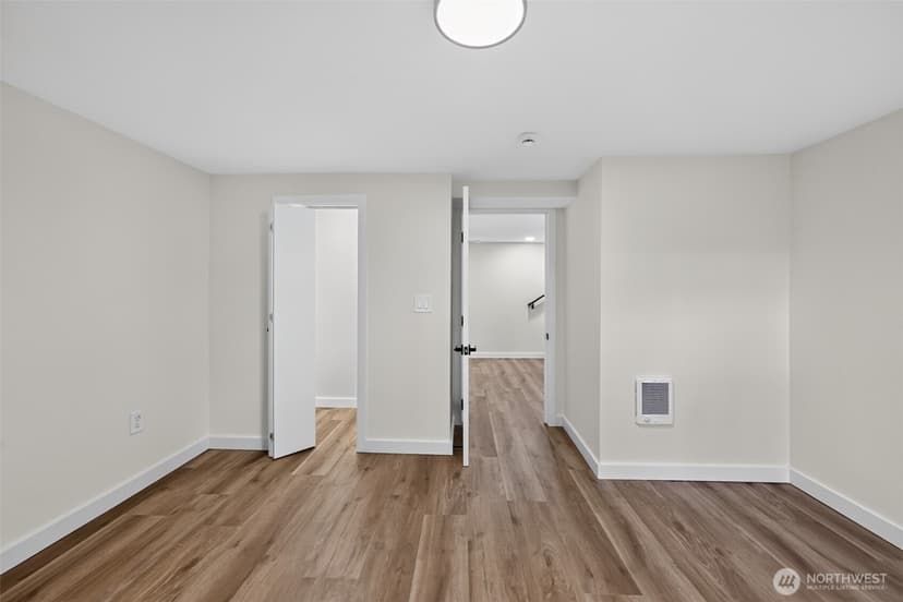 Property photo for 98 Hardie Avenue SW, Renton photo 29