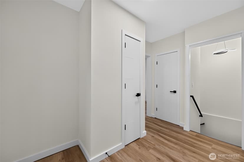 Property photo for 98 Hardie Avenue SW, Renton photo 30