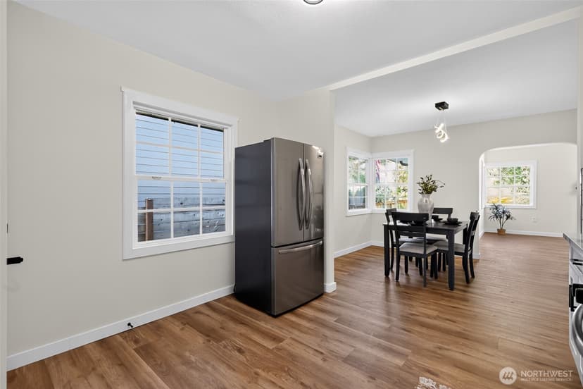 Property photo for 98 Hardie Avenue SW, Renton photo 16