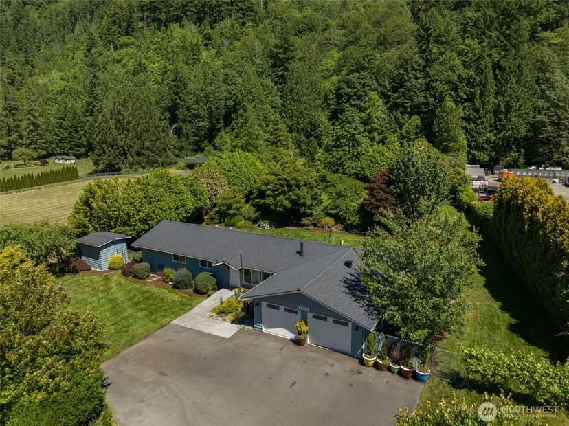 Property photo for 12328 Issaquah Hobart Road, Issaquah photo 36