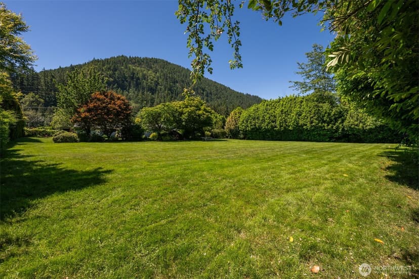 Property photo for 12328 Issaquah Hobart Road, Issaquah photo 31