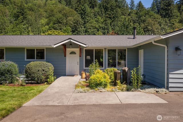 Property photo for 12328 Issaquah Hobart Road, Issaquah photo 4