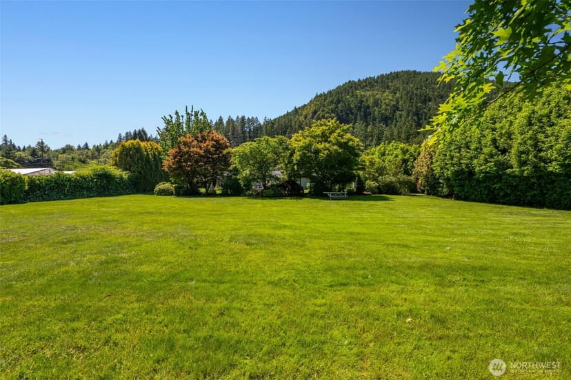 Property photo for 12328 Issaquah Hobart Road, Issaquah photo 30