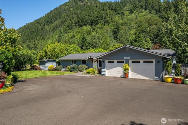 Property photo for 12328 Issaquah Hobart Road, Issaquah photo 3
