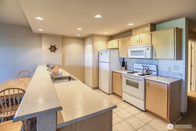 Property photo for 1335 Ocean Shores Boulevard SW #S13, Ocean Shores photo 4