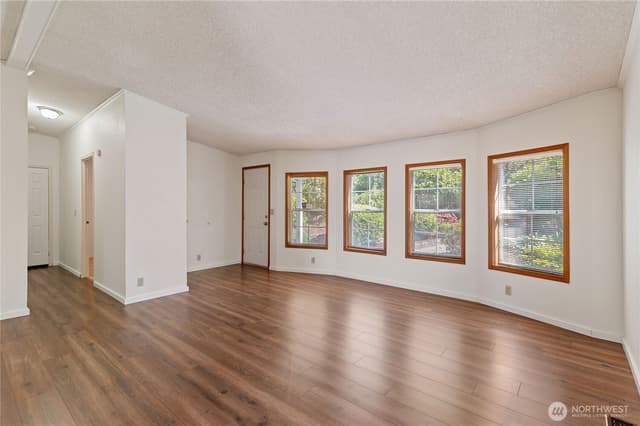 Property photo for 9466 Silver Creek Lane NW, Bremerton photo 4