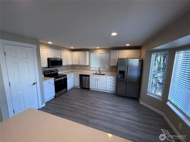 Property photo for 7621 67th Street NE, Marysville photo 4