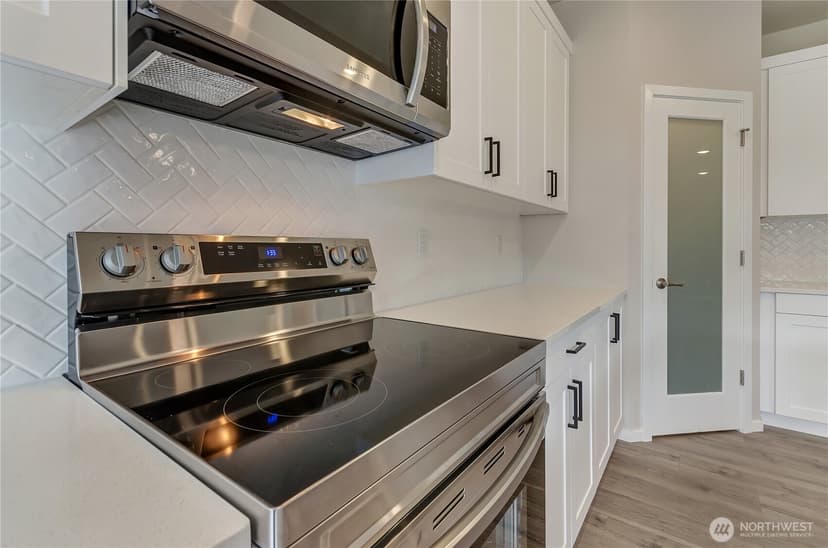 Property photo for 18306 37th Avenue Ct E, Tacoma photo 10