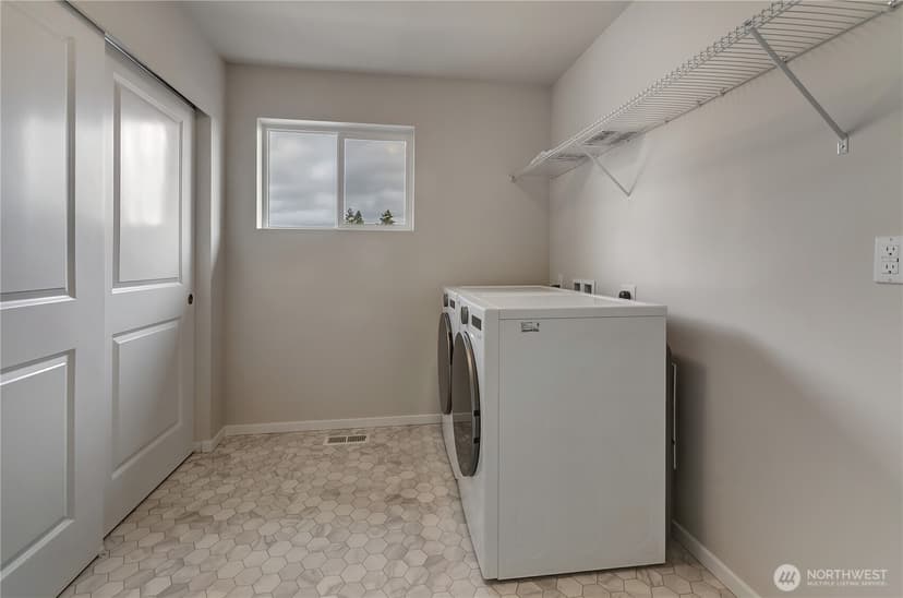 Property photo for 18306 37th Avenue Ct E, Tacoma photo 16