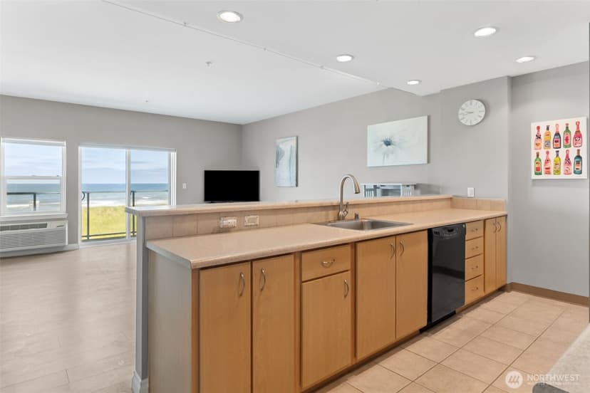 Property photo for 1307 Ocean Shores Boulevard SW #33, Ocean Shores photo 10