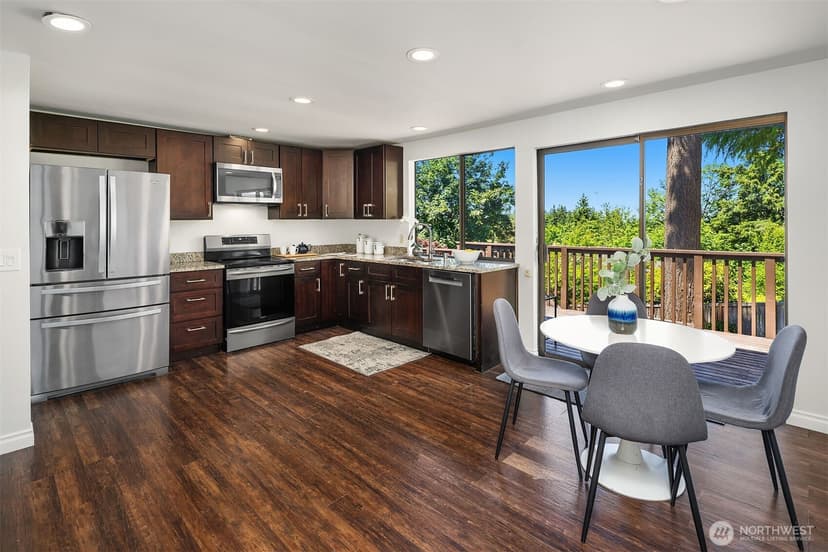 Property photo for 14428 SE 49th Street, Bellevue photo 3