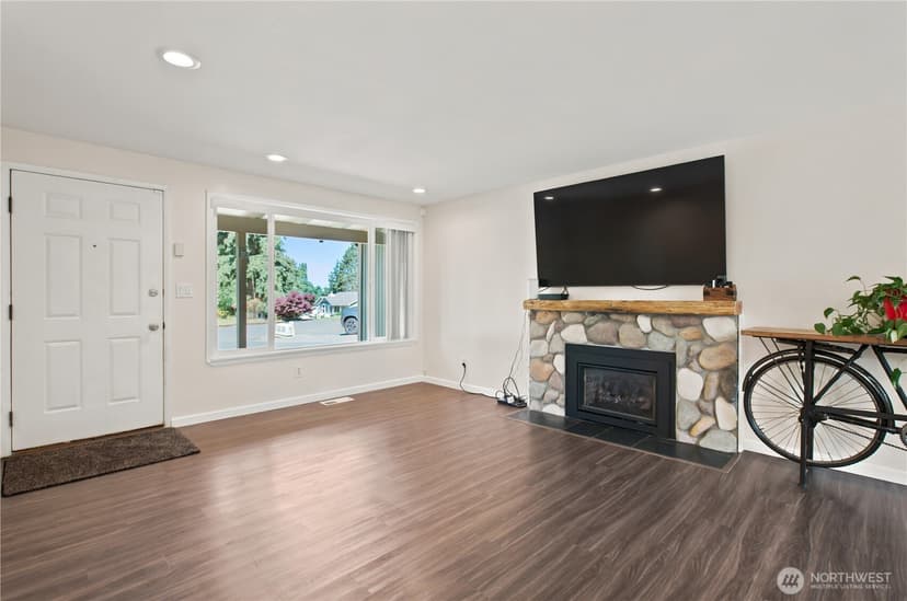 Property photo for 28504 23rd Avenue S, Federal Way photo 6