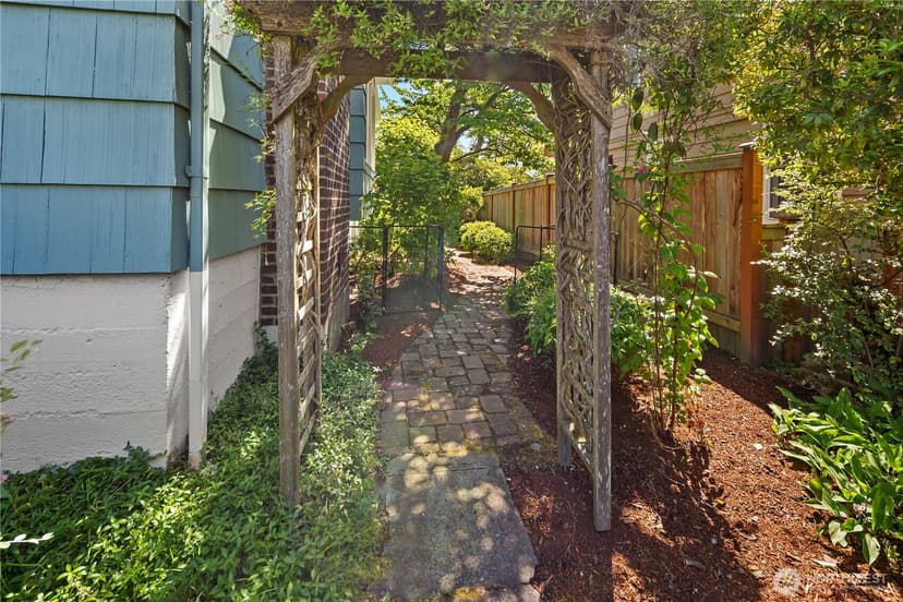 Property photo for 7506 23rd Avenue NW, Seattle photo 23