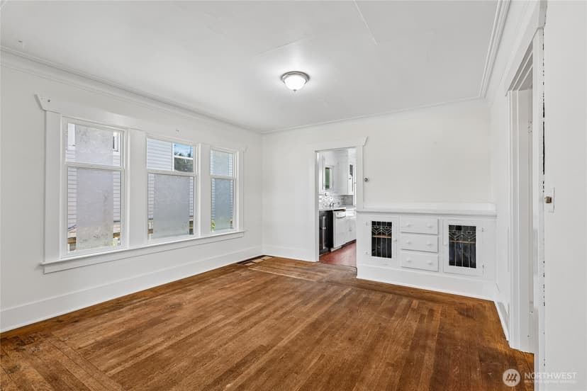 Property photo for 4055 Latona Avenue NE, Seattle photo 7