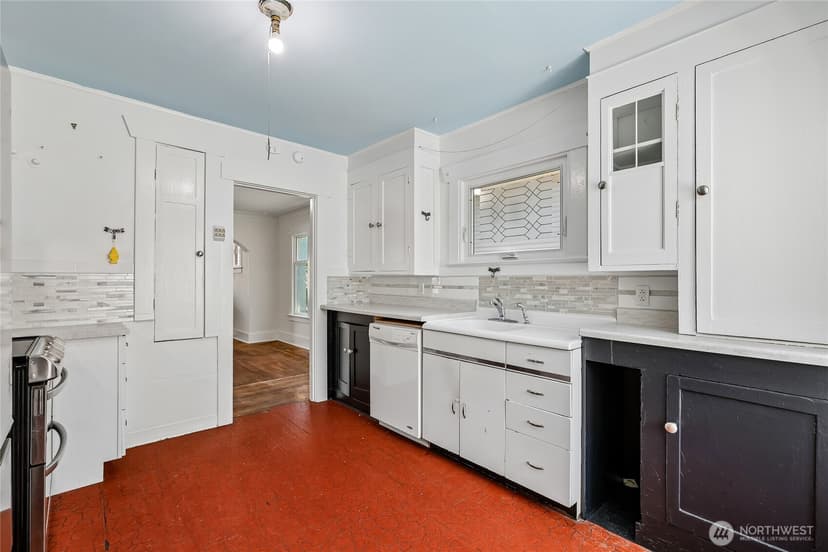 Property photo for 4055 Latona Avenue NE, Seattle photo 10