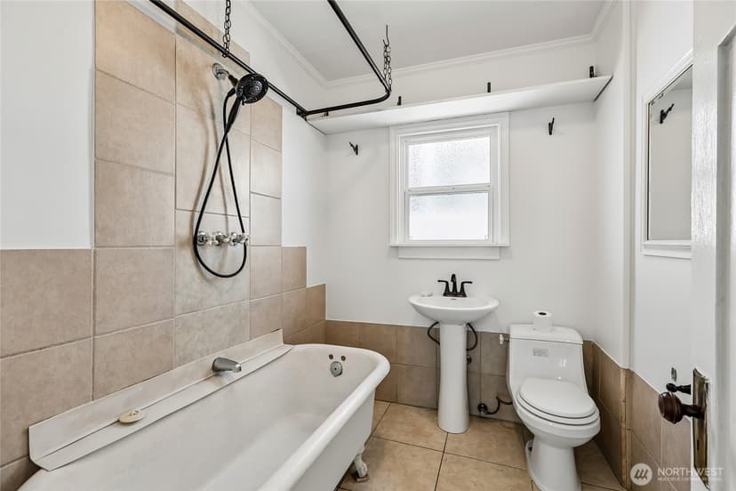 Property photo for 4055 Latona Avenue NE, Seattle photo 19