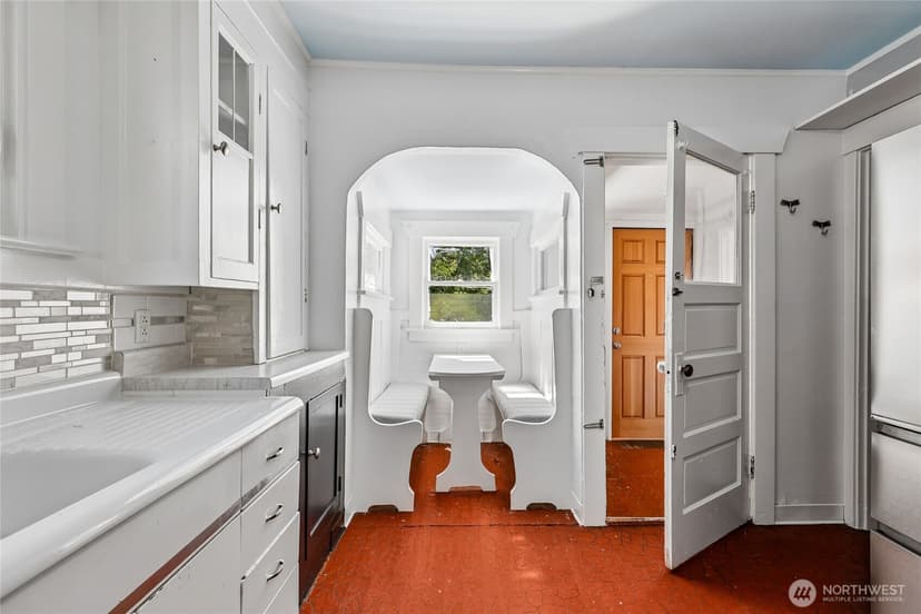 Property photo for 4055 Latona Avenue NE, Seattle photo 13