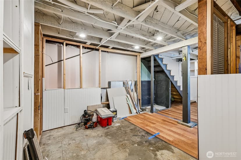 Property photo for 4055 Latona Avenue NE, Seattle photo 28