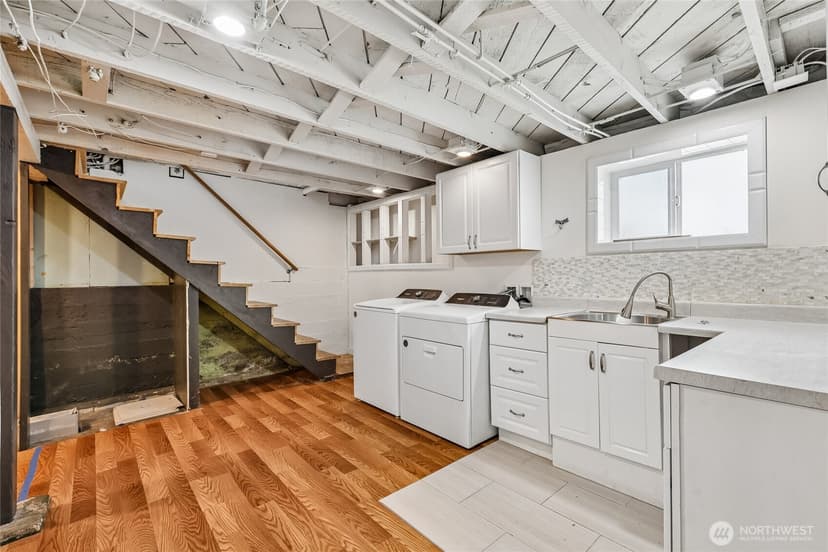 Property photo for 4055 Latona Avenue NE, Seattle photo 20