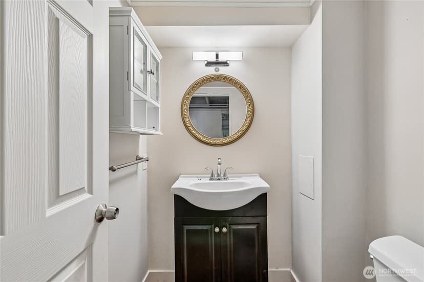 Property photo for 4055 Latona Avenue NE, Seattle photo 23