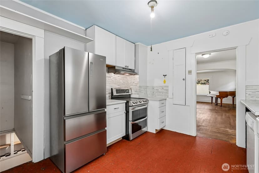 Property photo for 4055 Latona Avenue NE, Seattle photo 11
