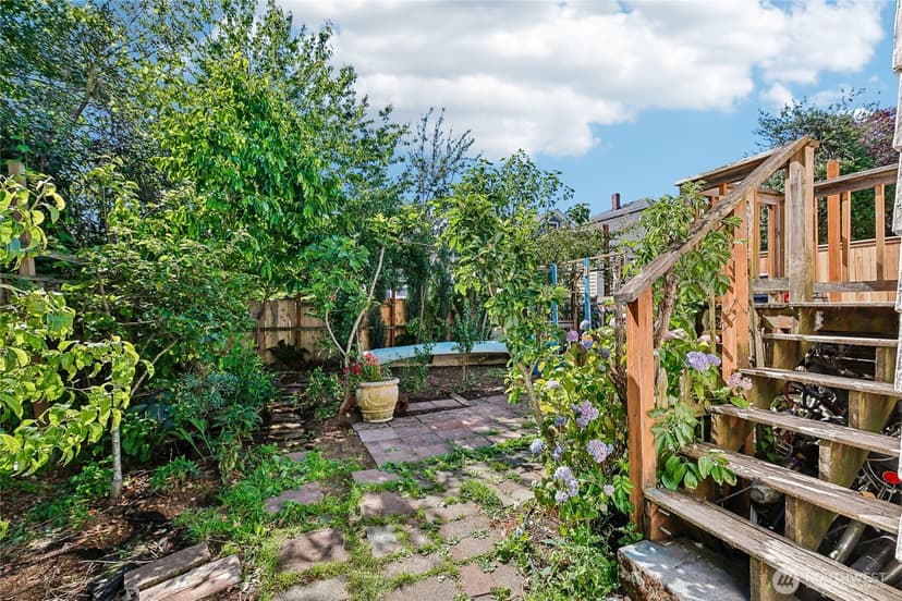 Property photo for 4055 Latona Avenue NE, Seattle photo 29