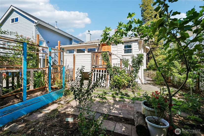Property photo for 4055 Latona Avenue NE, Seattle photo 30